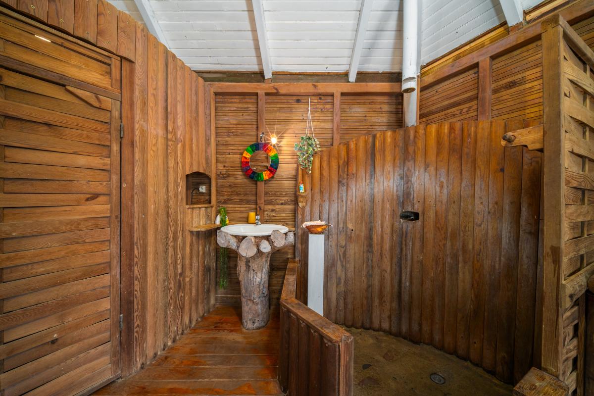 location-saisonniere-anses-d-arlet-anse-noire-salle-d-eau-douche-italienne.jpg  Situation & Extérieurs